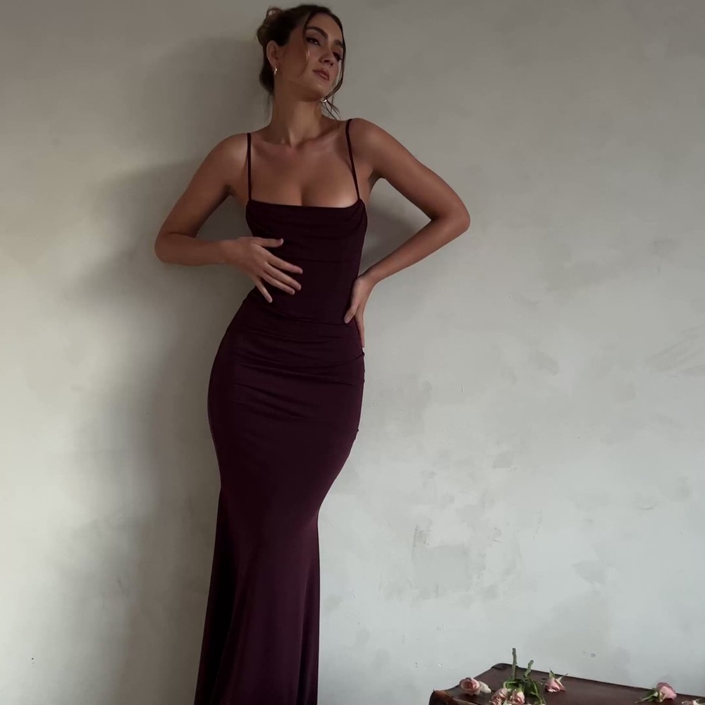 House of CB āMilenaā Dark Cherry Corset Maxi Dress NWT - Picture 6 of 12